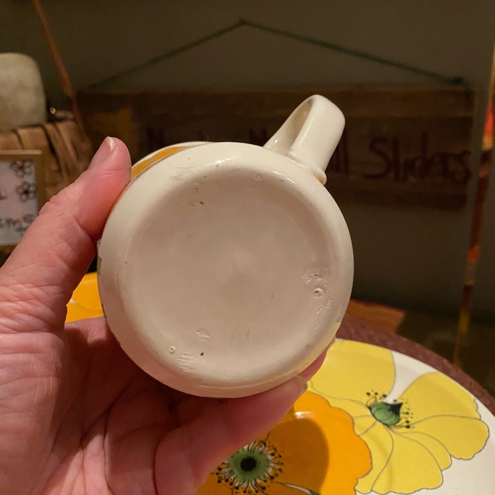 Vintage Metlox Poppytrail "Wild Poppy" ceramic mug and saucer set. - Picture 3 of 8